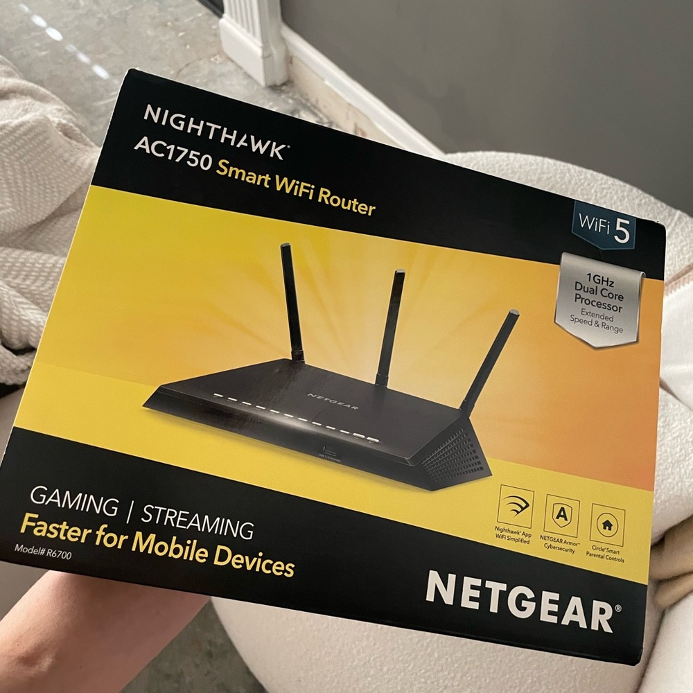 Netgear Nighthawk AC1750 Smart‎ WiFi Router - Picture 7 of 8